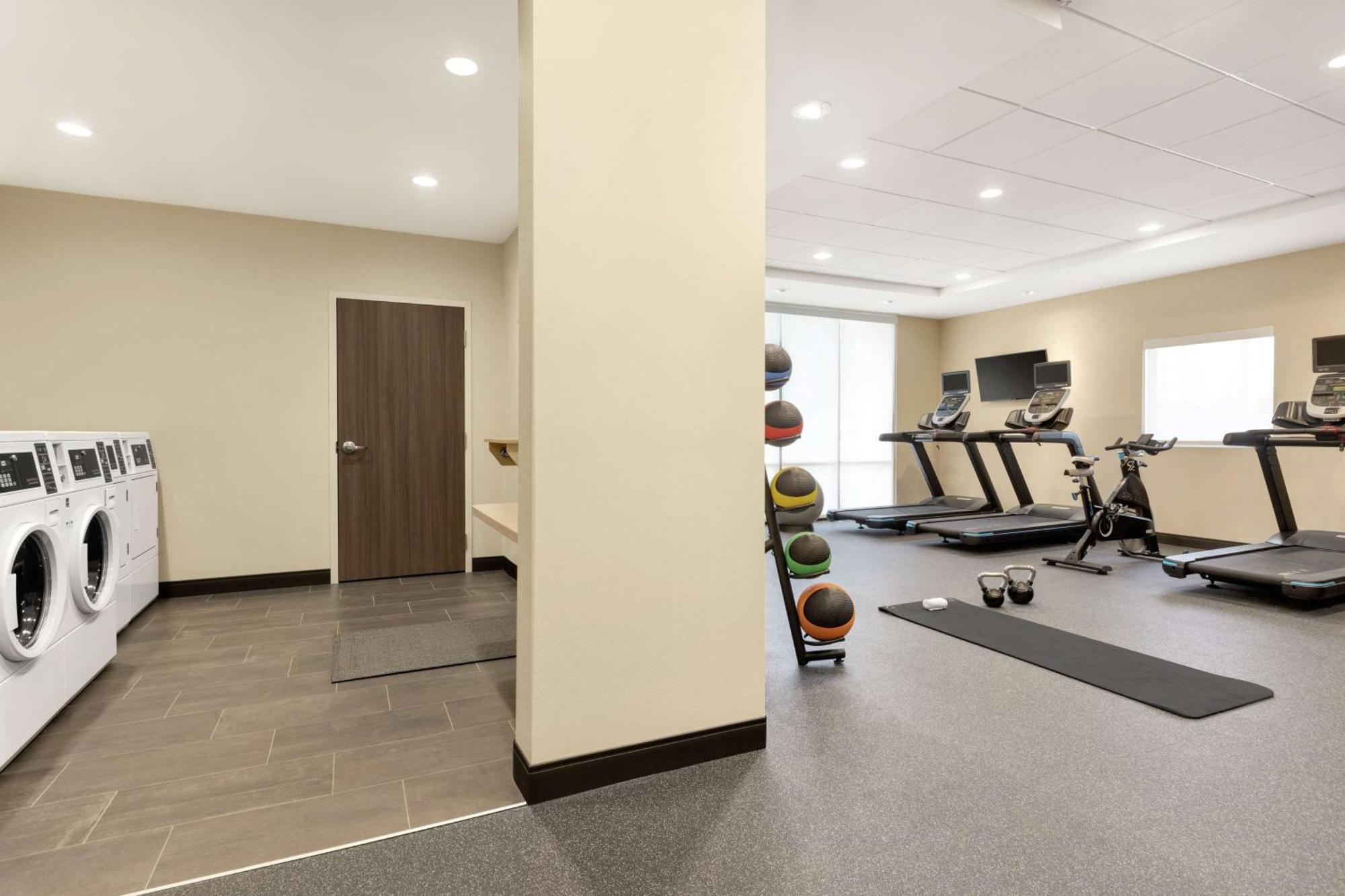 Hotel Home2 By Hilton New Brunswick, Nj 3*
